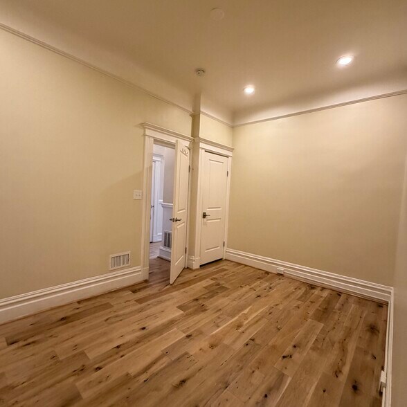 Building Photo - 2394 Bryant St