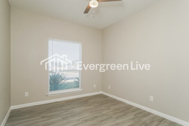 Building Photo - 1226 El Porvenir Dr