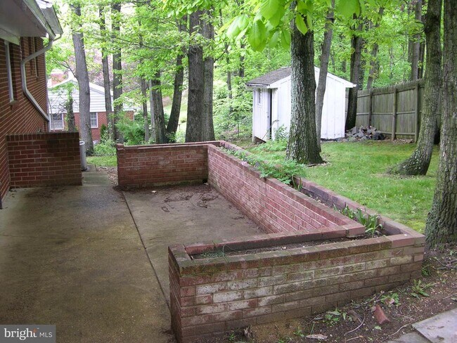 Building Photo - 4629 Hillbrook Dr