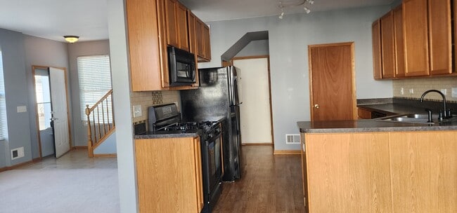 Building Photo - 5015 Elmira Ct