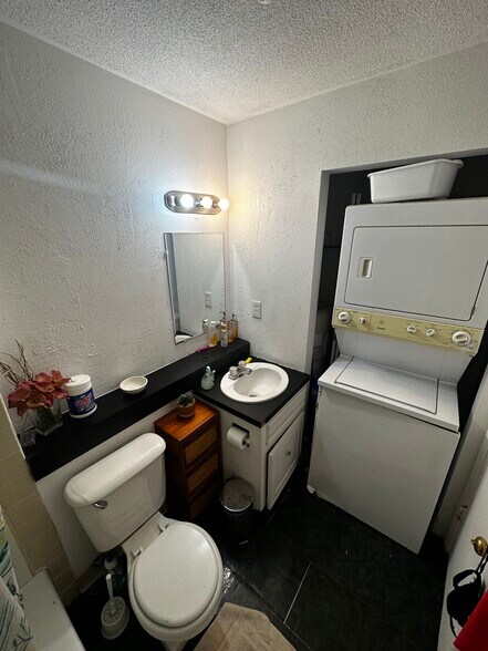 Building Photo - 800 Bearses Way