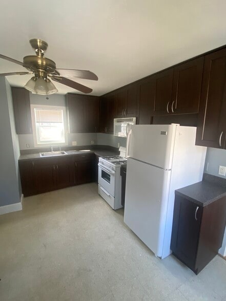 Kitchen - 518 Westford St