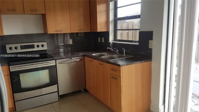 Building Photo - 13516 SW 59th Ln