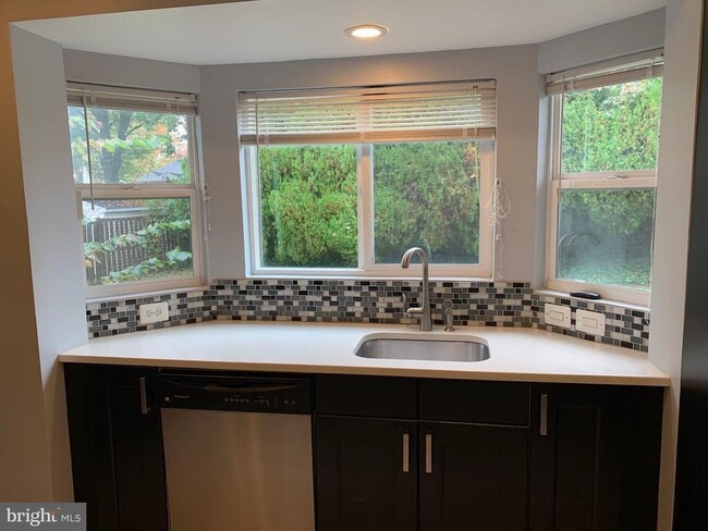 Building Photo - 4613 Wissahican Ave