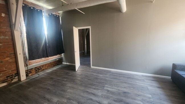 Building Photo - 1211 Howard St