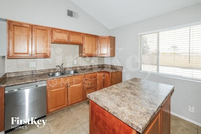 Building Photo - 3345 W Columbine Dr