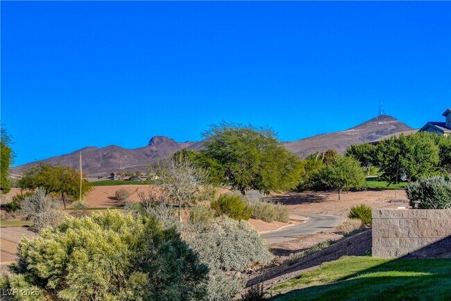 Building Photo - 2682 Grand Forks Rd