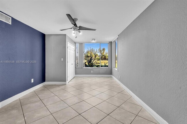 Building Photo - 2881 N Oakland Forest Dr