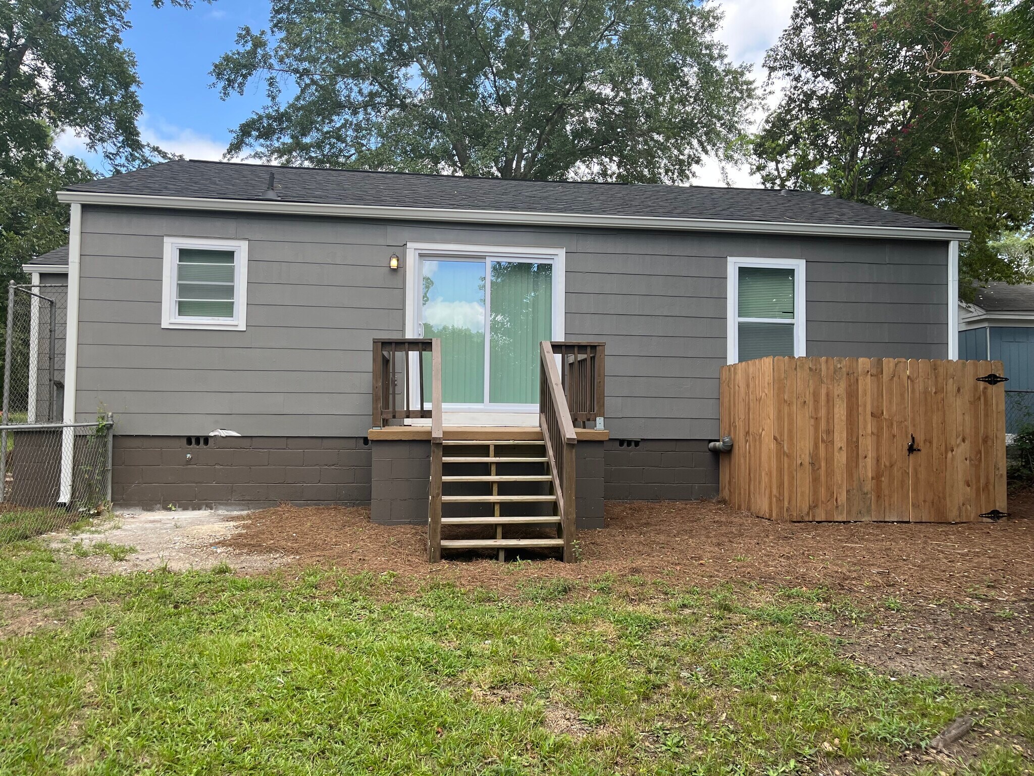 Building Photo - 3939 Mathis St