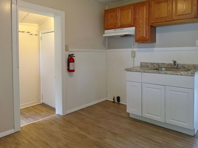 Building Photo - One Bedroom Detached House FOR RENT in Bridgeton, NJ $1150