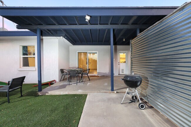 Building Photo - Live Close to Campus in Style – Sam Hughes...