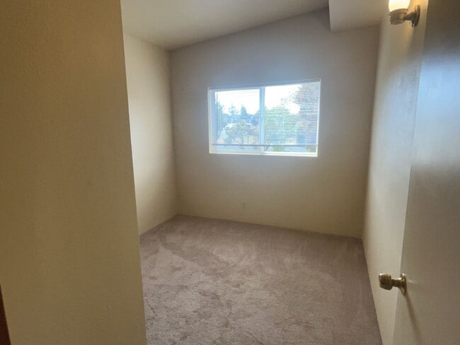 Building Photo - 3-Bedroom home on quiet Myrtle Town street