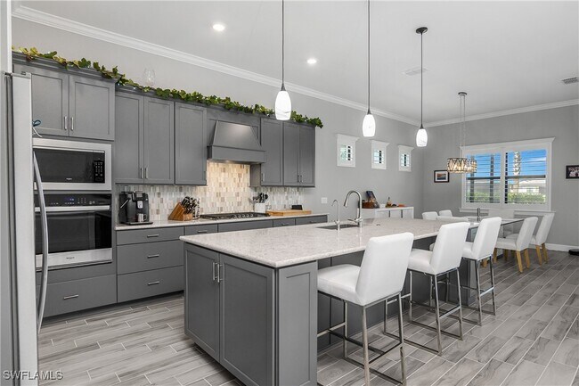 Building Photo - 21064 Hallandale Dr