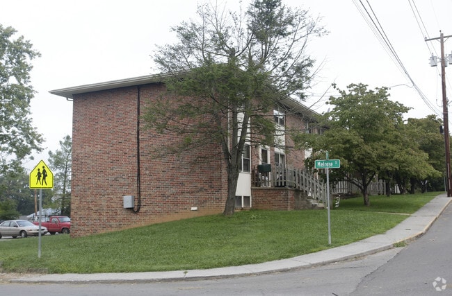 Building Photo - 740 5th St