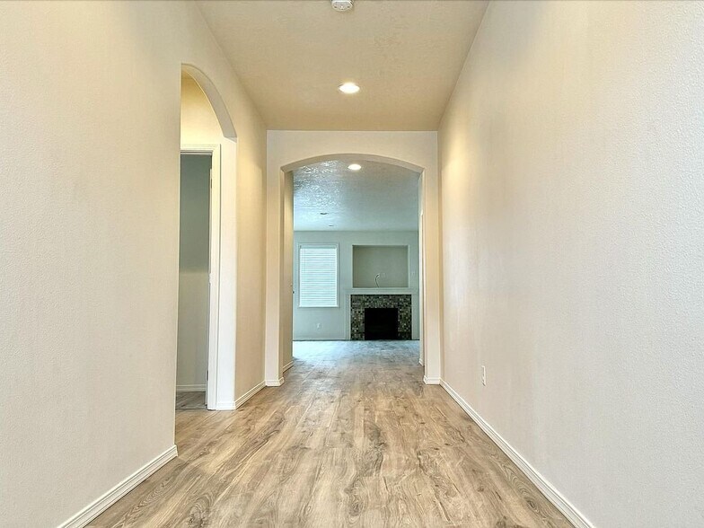 Building Photo - 21123 SE Azalia Ave