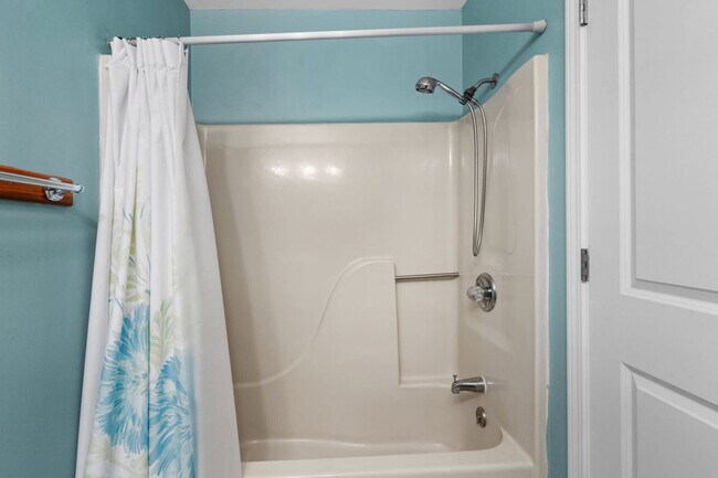 Building Photo - 1850 Colony Dr