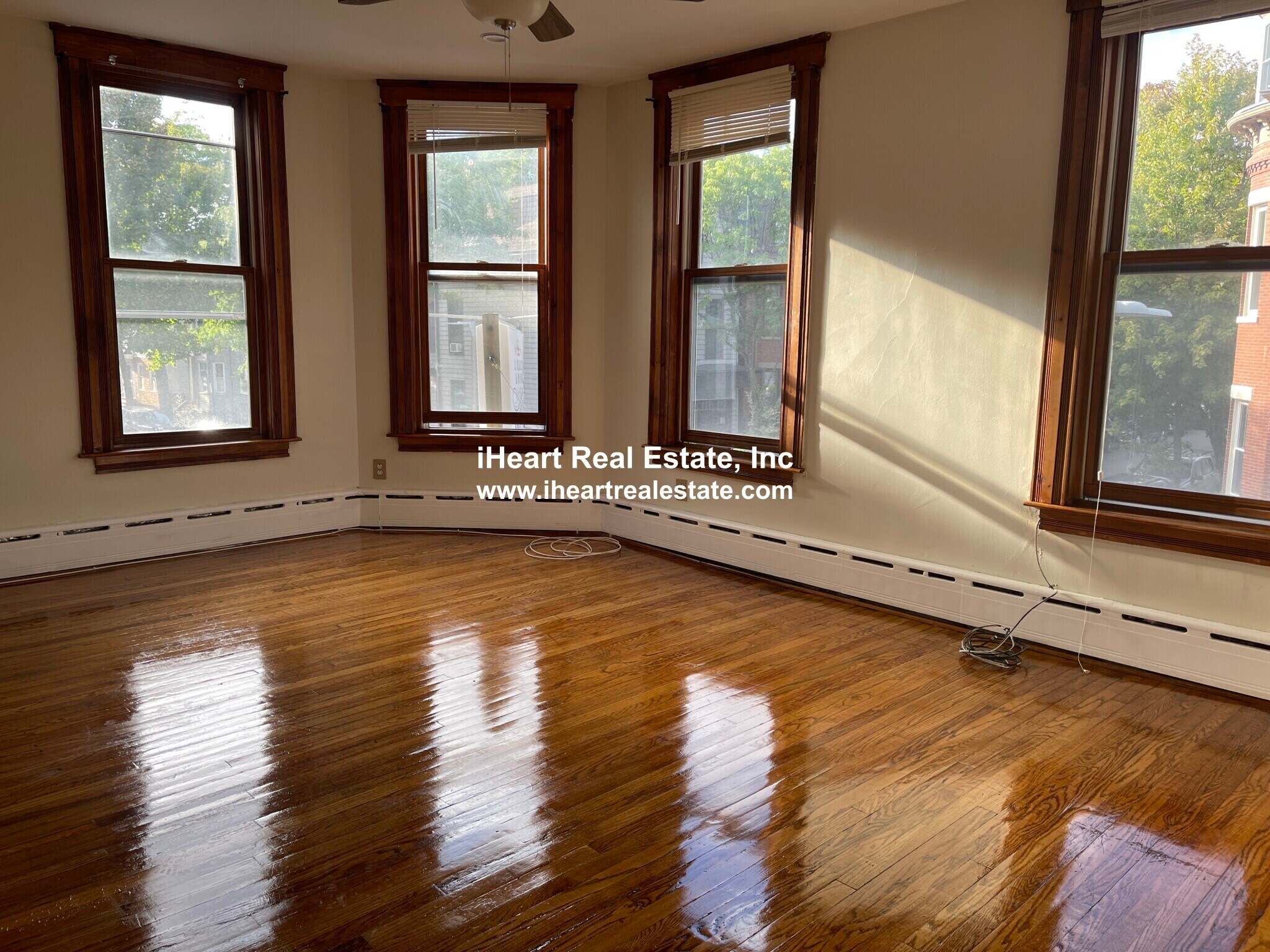 Building Photo - 338 K St