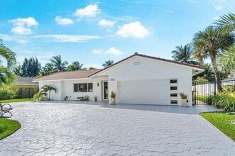 Building Photo - 653 NW 10th Ct