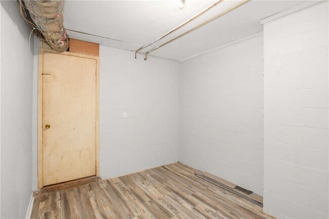 Building Photo - 3646 Rock Springs Dr