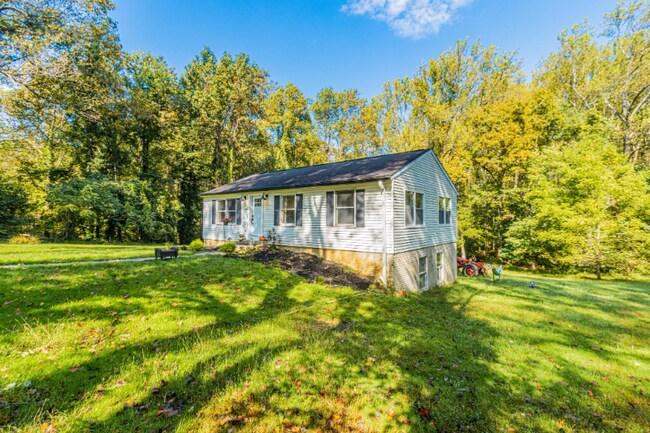 Building Photo - 18544 Brooke Rd