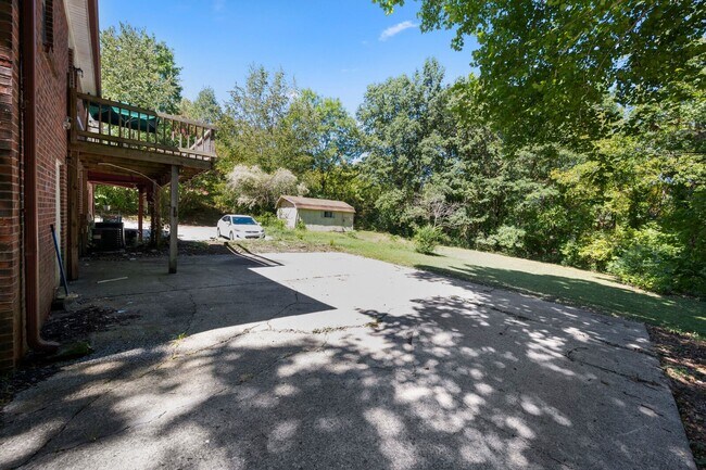 Building Photo - 2 Bed/1 Bath Great Hermitage Location – Spacious Home with Easy Nashville Commute