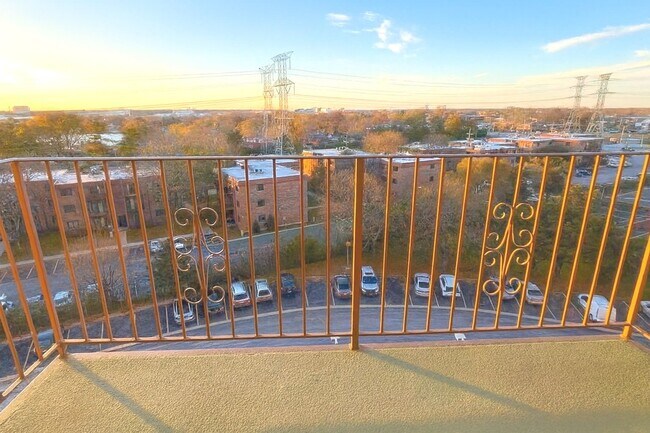 Building Photo - 1727 W Crystal Ln