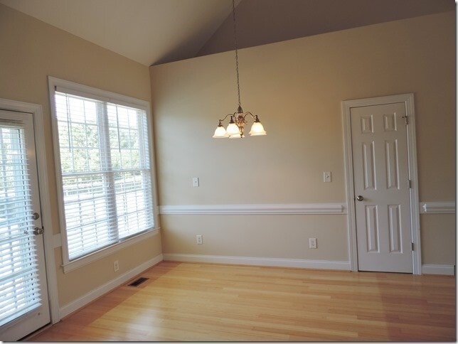 Building Photo - 2409 Chelsea Dr NW
