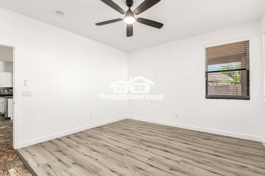 Building Photo - 17088 W Lundberg St