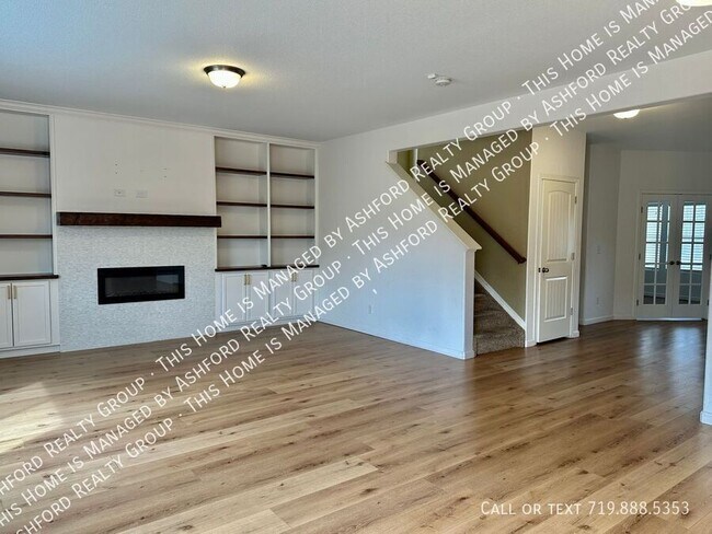 Building Photo - 3755 Reindeer Cir