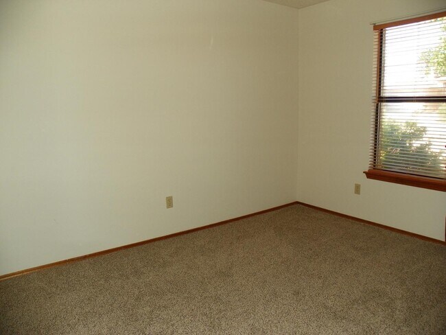 Building Photo - 4404 Rabbit Brush Ave NW