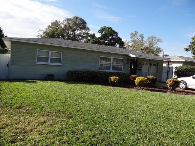 Building Photo - 3000 28th Ave N