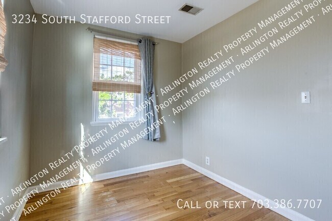 Building Photo - 3234 S Stafford St