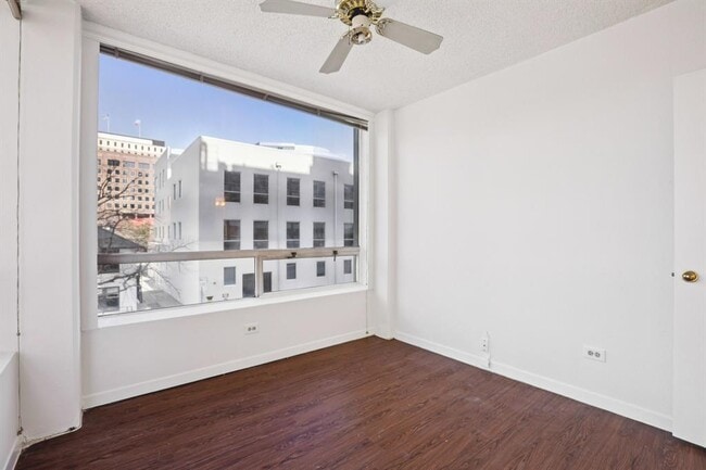 Building Photo - 1212 Guadalupe St