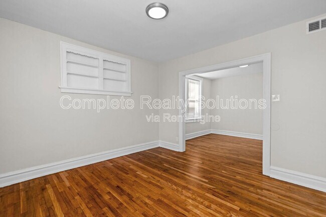 Building Photo - 4175 McRee Ave