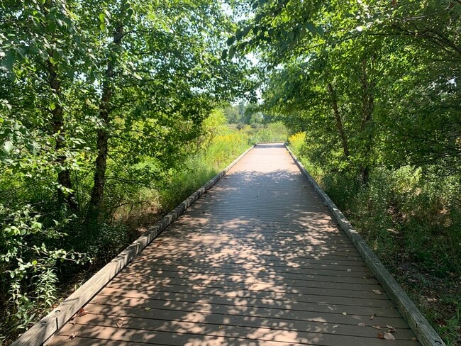 Building Photo - 5915 N Artesian Ave