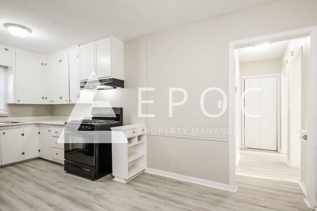 Building Photo - 817 N Gary Ave