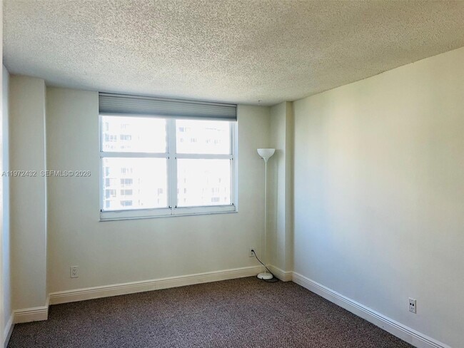 Building Photo - 770 Claughton Island Dr