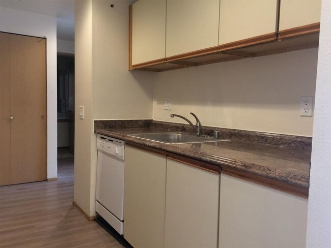 Building Photo - 1151 N 94th St