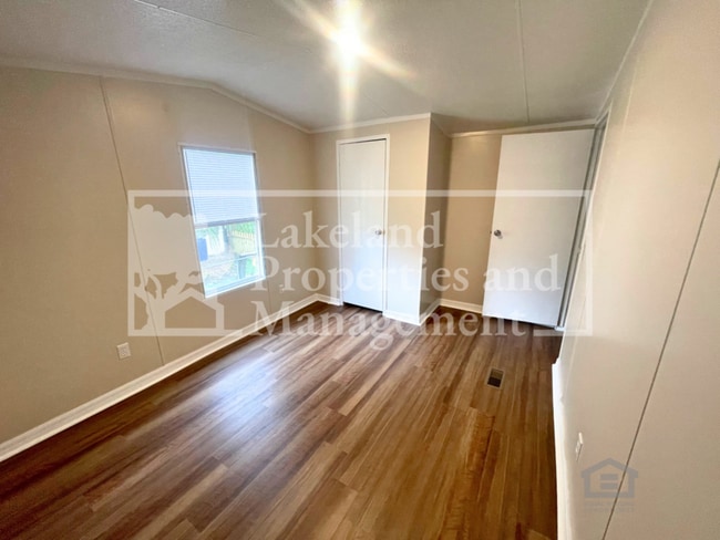 Building Photo - 340 S Hankin Rd