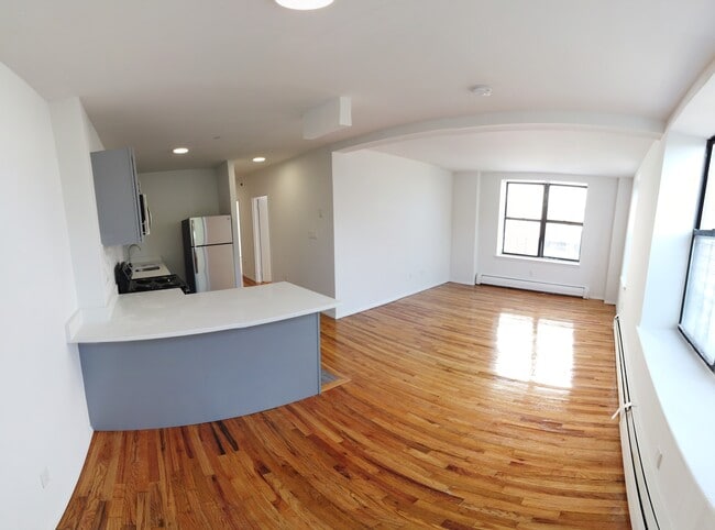 Building Photo - Lincoln Court