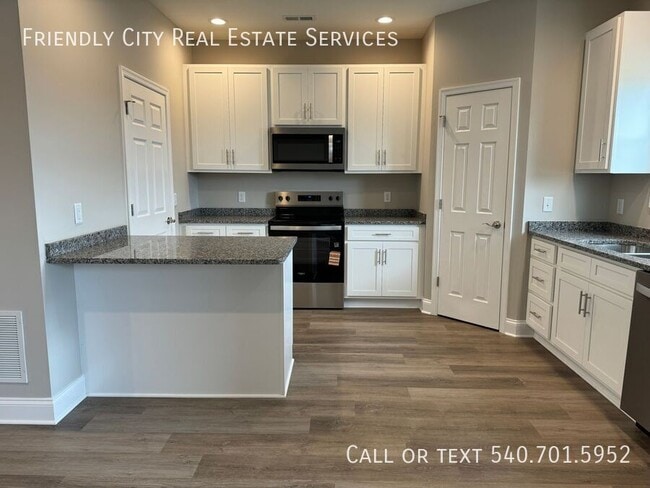 Building Photo - 682 Zephyr Dr