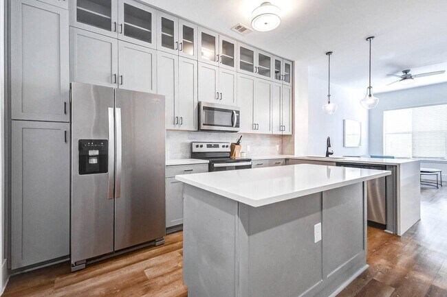 Primary Photo - 1508 Blodgett St
