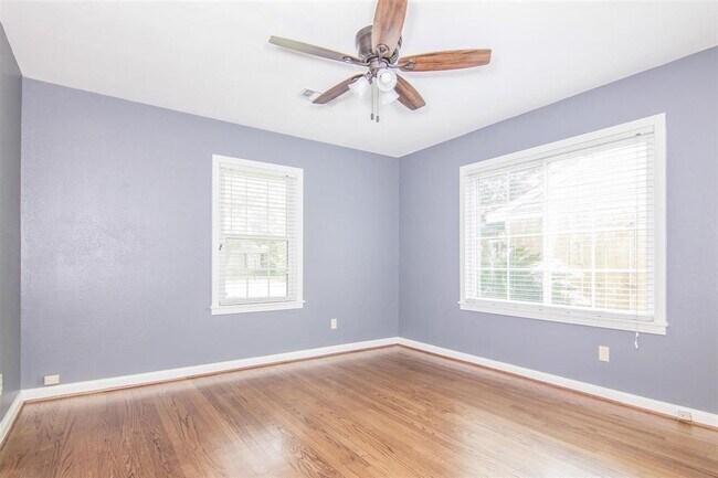 Building Photo - 1607 Libbey Dr