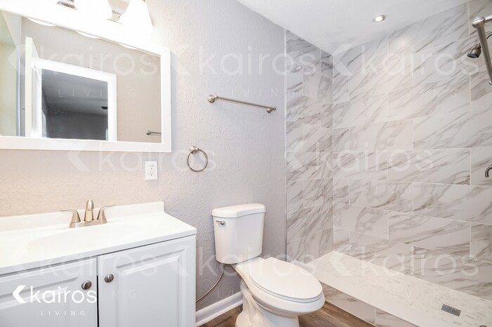 Building Photo - 1169 SE Magnolia Loop