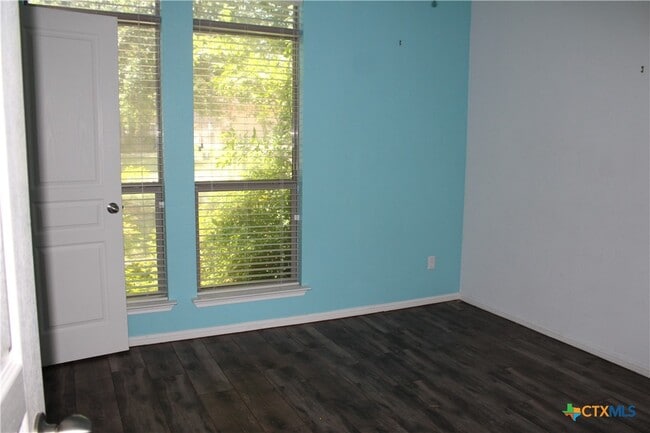 Building Photo - 167 Chering Dr