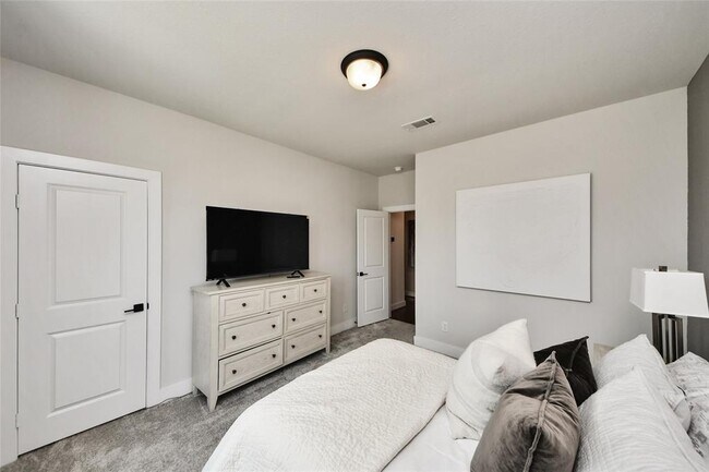 Building Photo - 1707 Summerlyn Ter Dr