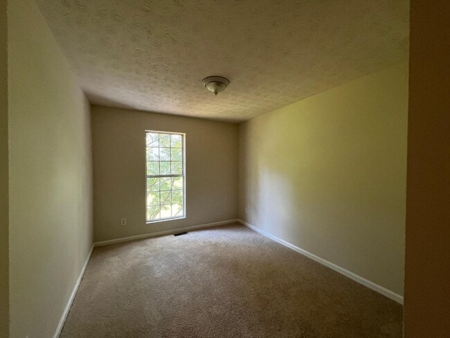 Building Photo - 3153 Kingswood Glen