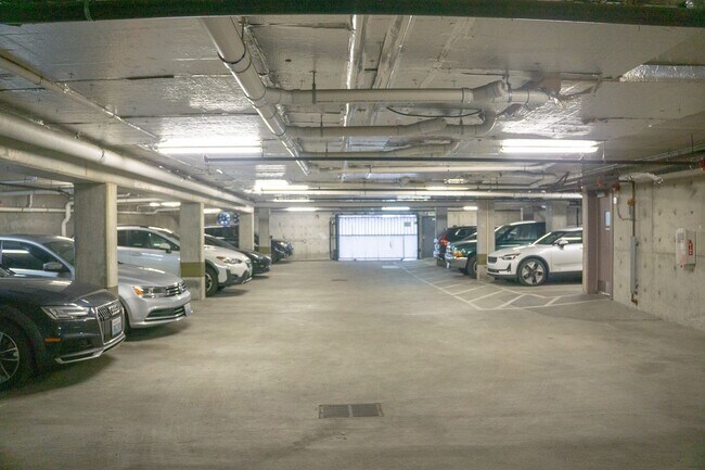 Building Photo - Spacious and Modern Ground Floor 2 bed 2 b...