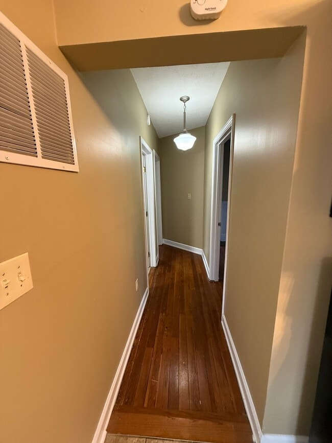 Building Photo - 711 W Maxwell St