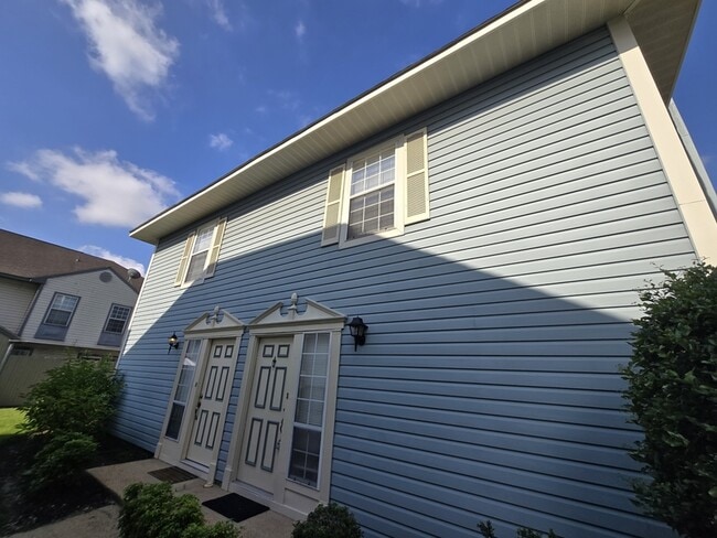 Building Photo - 329 Ferdinand Cir